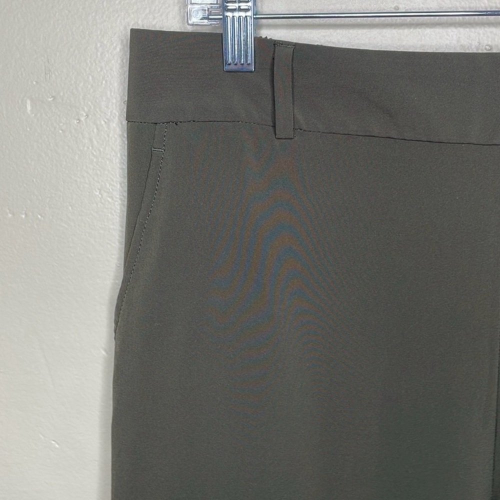 Banana Republic Women's Wide-Leg Pants in Olive - Picture 4 of 9